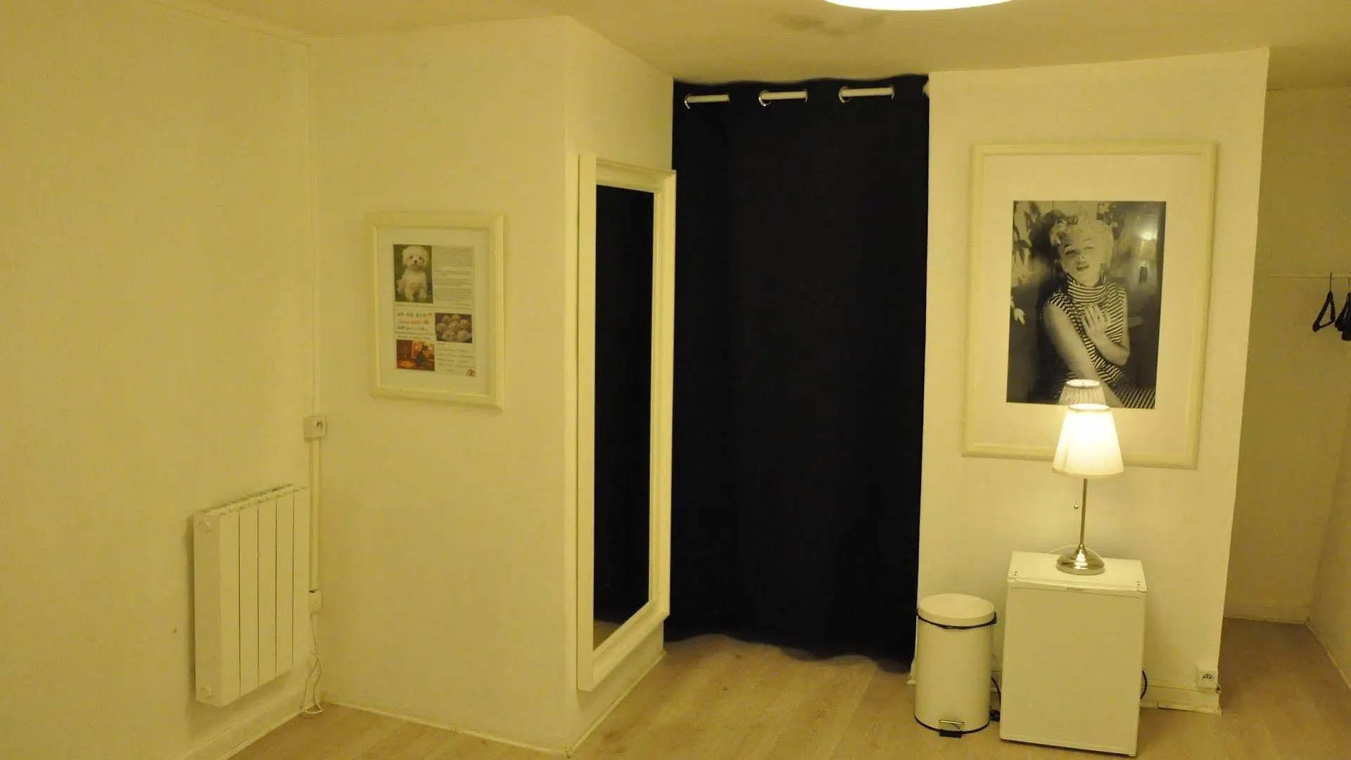 Du Globe Hostel